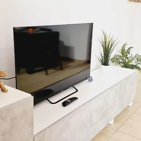 Ferienhaus Precious 3 Bedroom, Oasis De Fanabe Wifi Free *